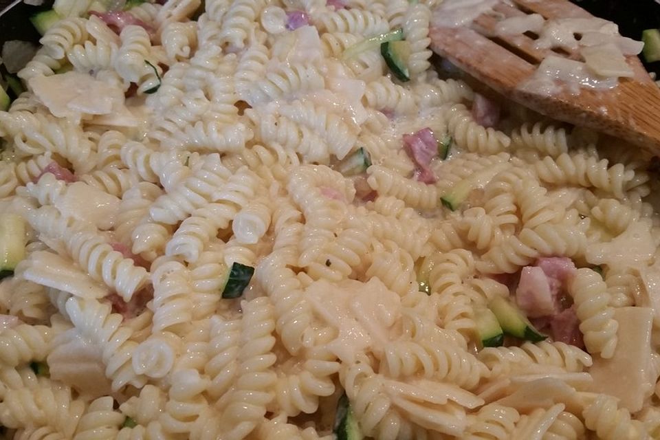 Spaghetti mit Zucchini – Carbonara