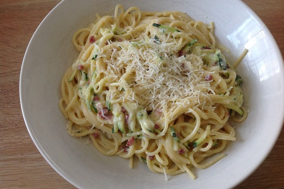 Spaghetti mit Zucchini – Carbonara