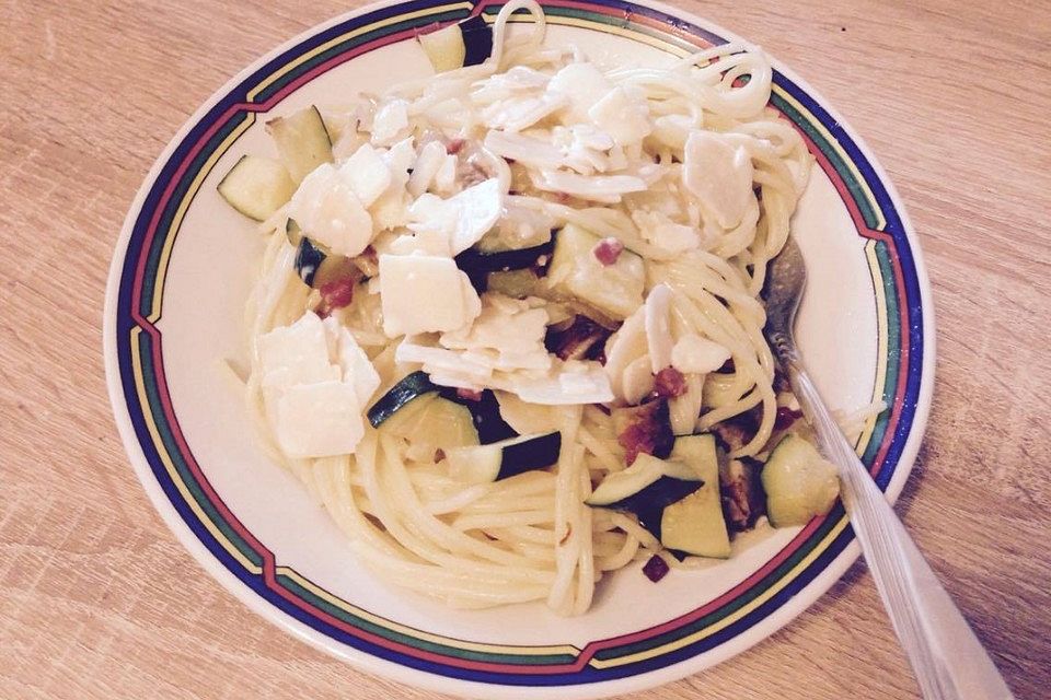 Spaghetti mit Zucchini – Carbonara