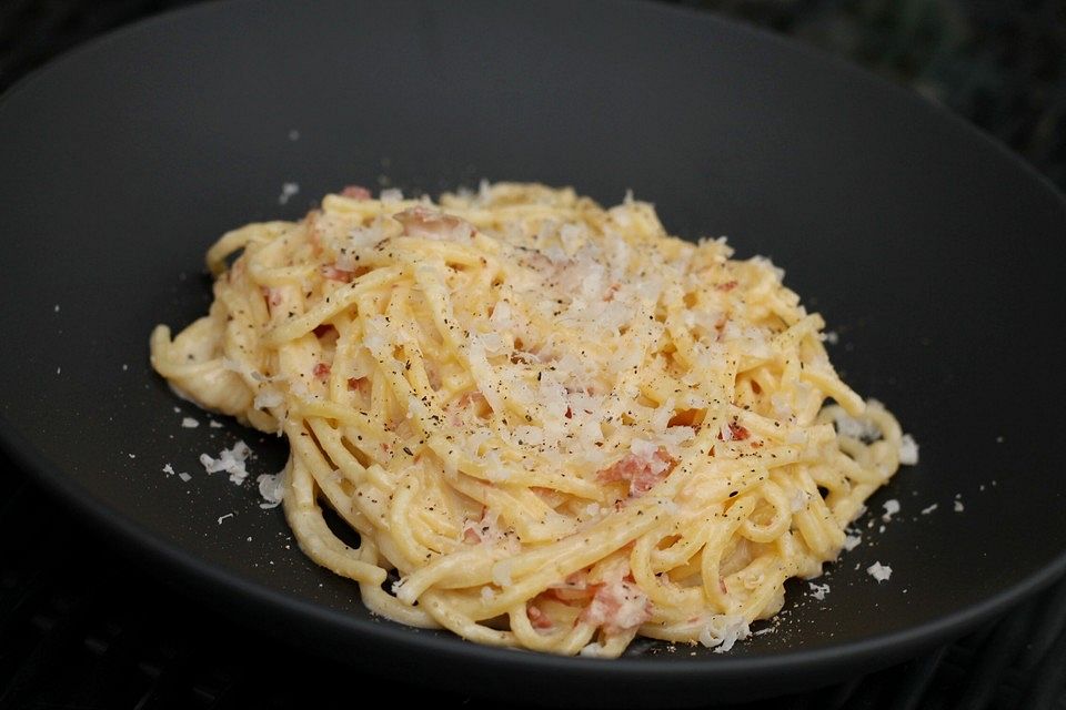 Spaghetti alla carbonara mit Pancetta und Rosmarin - Lardo