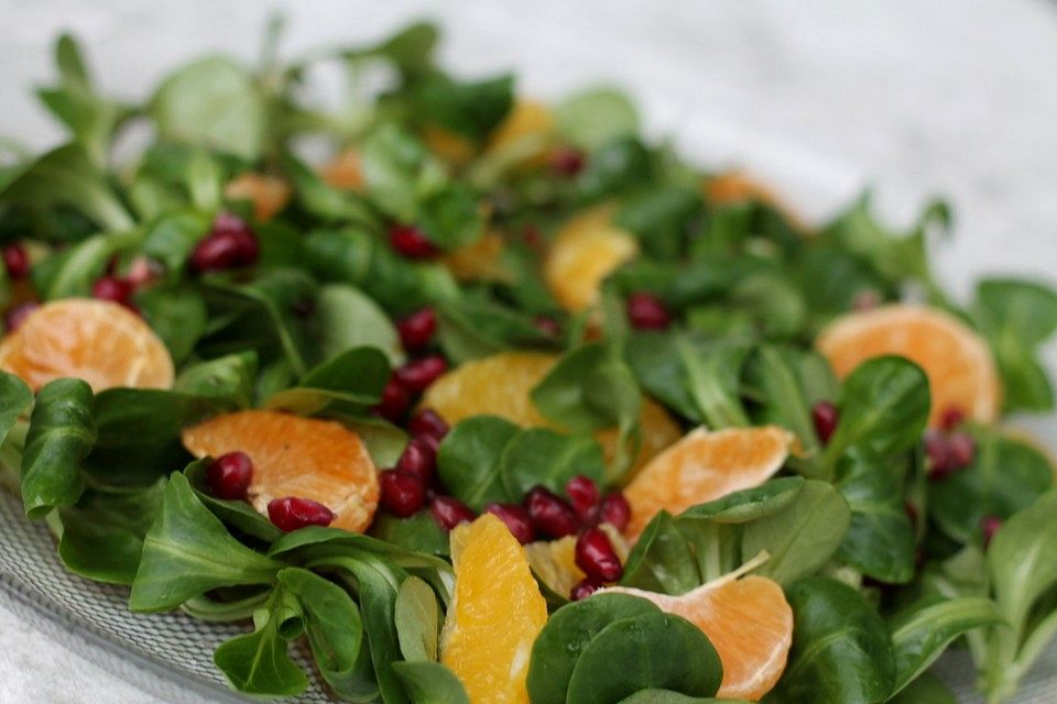 Farbenfreudiger Granatapfel - Orangen - Feldsalat