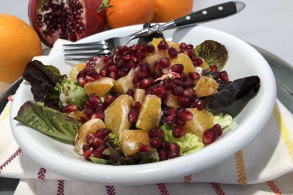 Farbenfreudiger Granatapfel - Orangen - Feldsalat