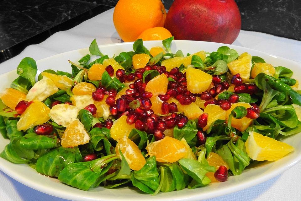 Farbenfreudiger Granatapfel - Orangen - Feldsalat