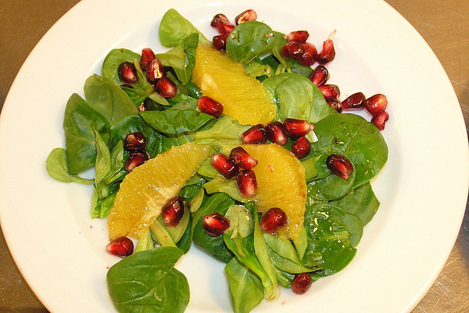 Farbenfreudiger Granatapfel - Orangen - Feldsalat