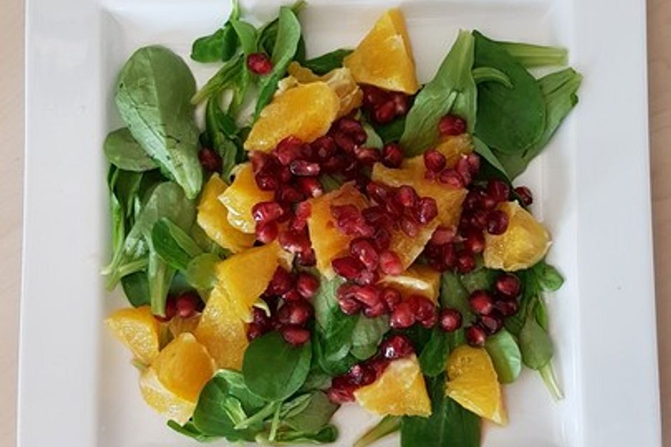 Farbenfreudiger Granatapfel - Orangen - Feldsalat