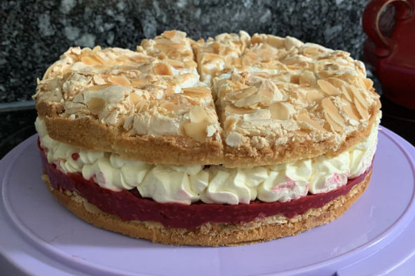 Baiser - Torte Mit Himbeer - Oder Brombeercreme Von Mickyjenny | Chefkoch