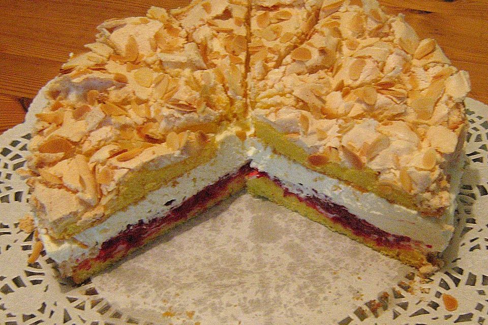 Baiser - Torte mit Himbeer - oder Brombeercreme