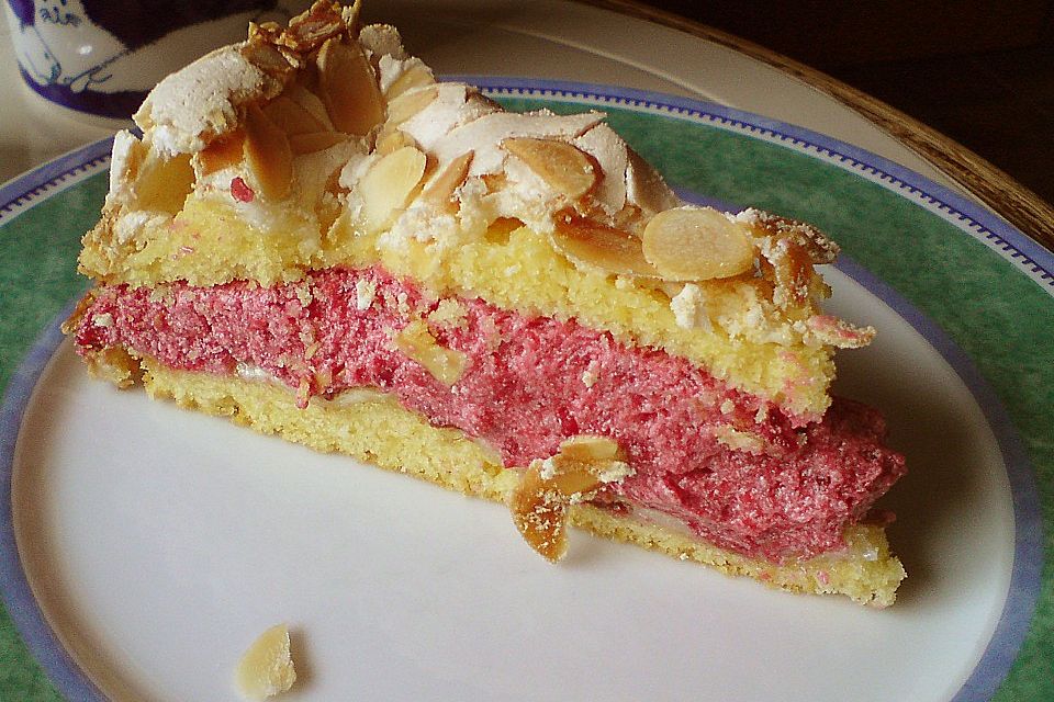 Baiser - Torte mit Himbeer - oder Brombeercreme