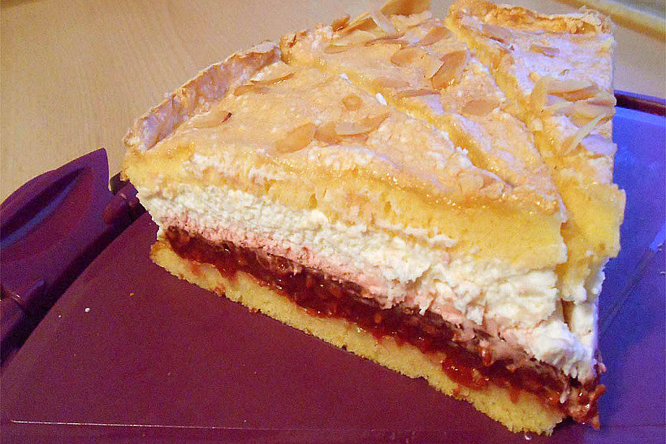 Baiser - Torte mit Himbeer - oder Brombeercreme