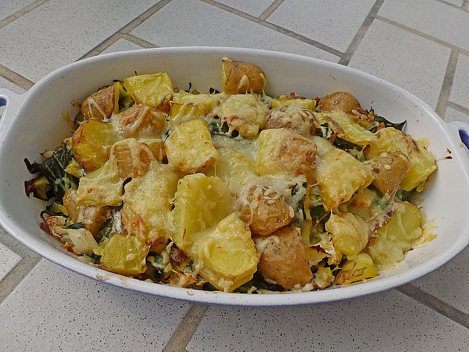 Wirsing-Kartoffelauflauf mit Nüssen von Margie_S| Chefkoch