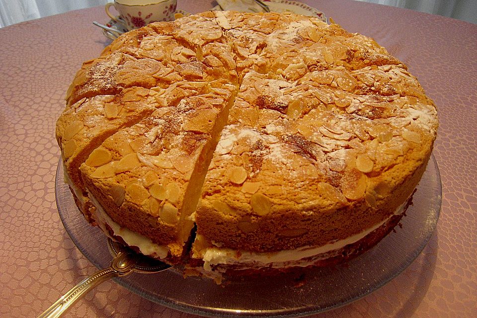 Zitronencremetorte