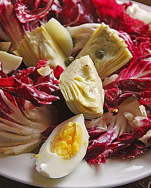 Radicchio - Artischocken - Salat mit Ei
