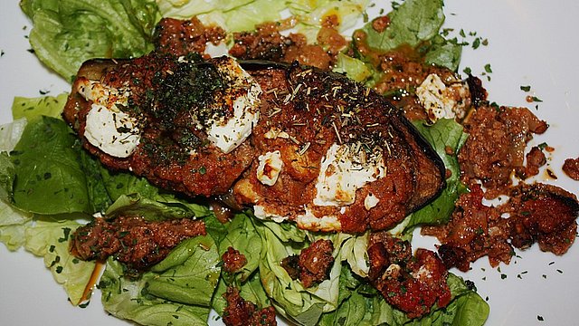 Gefüllte Auberginen mit Schafskäse überbacken von duffelino