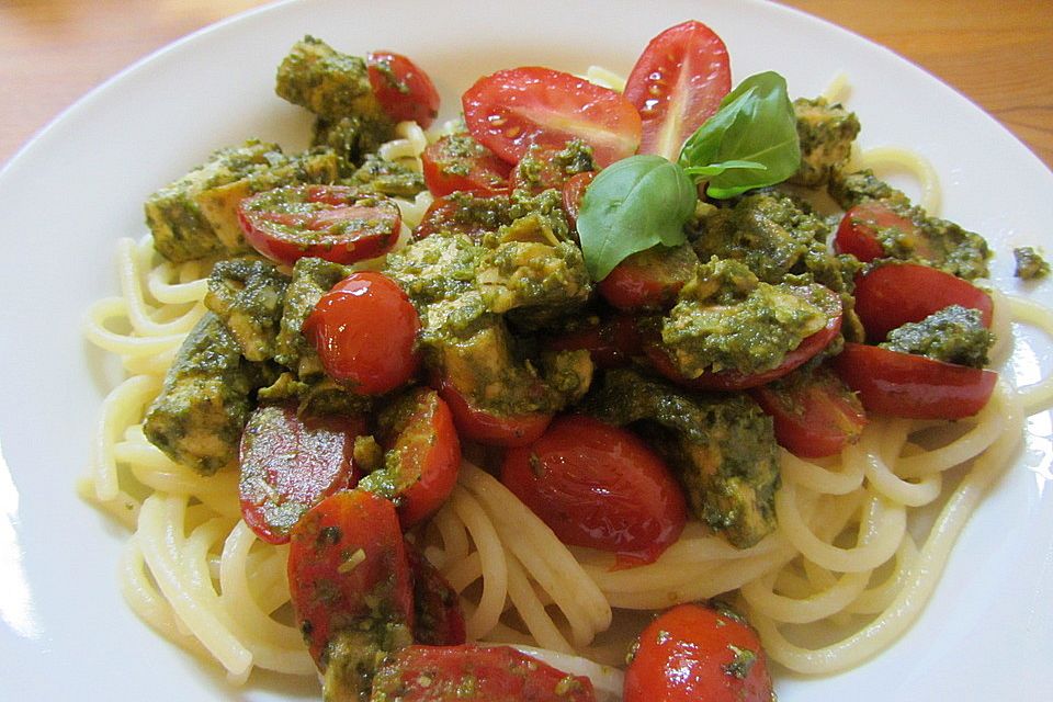 Spaghetti mit Lachs und Kirschtomaten