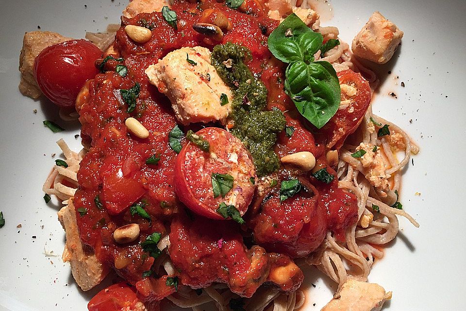 Spaghetti mit Lachs und Kirschtomaten