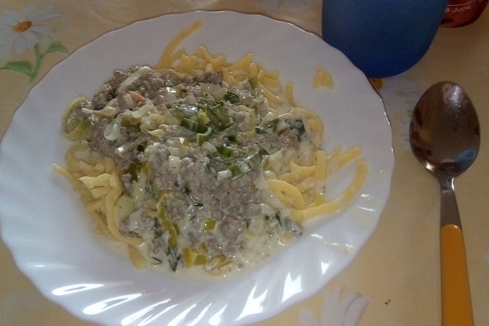 Spätzle mit Käse - Lauch - Hackfleisch Sauce