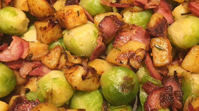 rosenkohl mit kartoffeln und speck im backofen