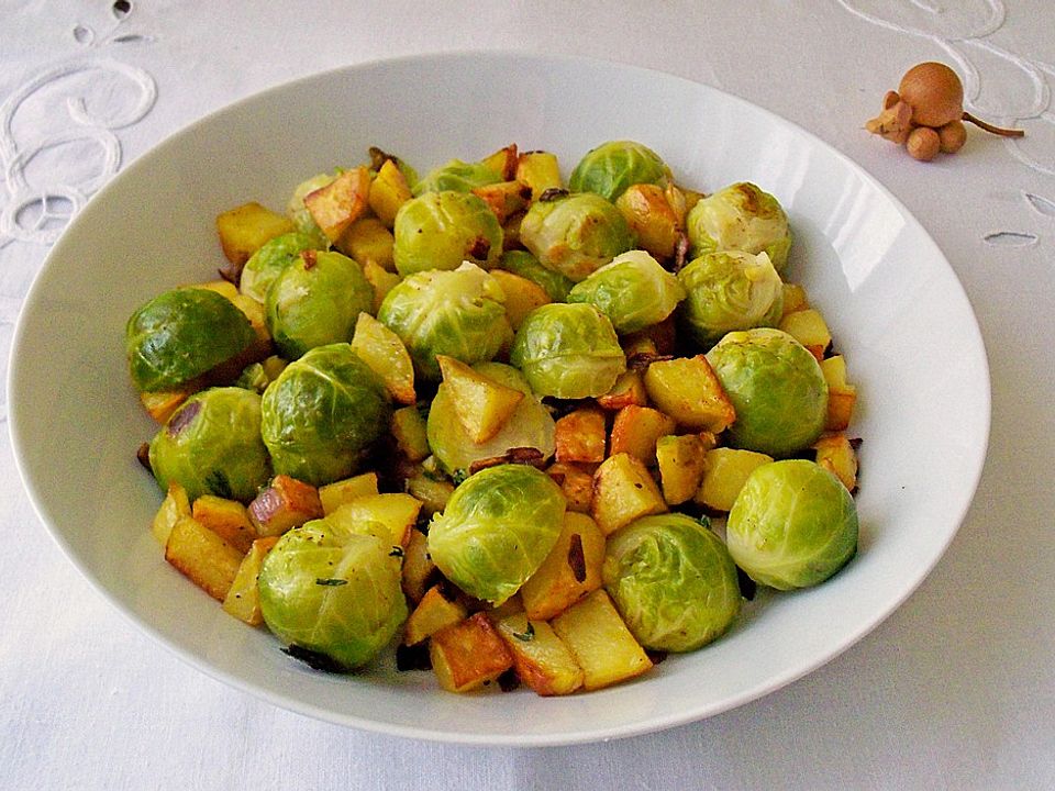Kartoffel Rosenkohl Pfanne Mit Speck Von Bigbluebeauty Chefkoch