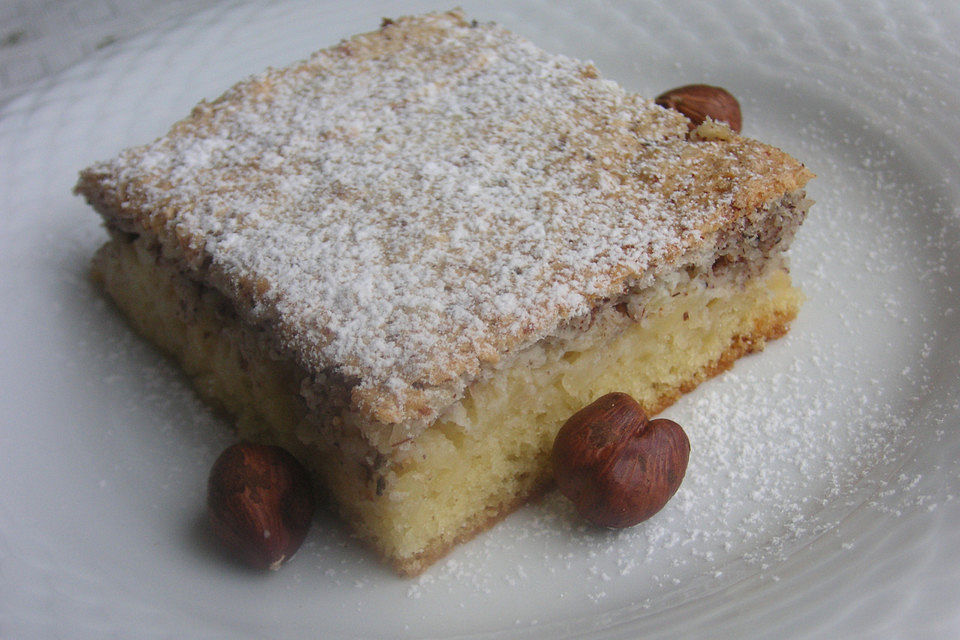 Altbaerlis Apfelkuchen mit Nusshaube