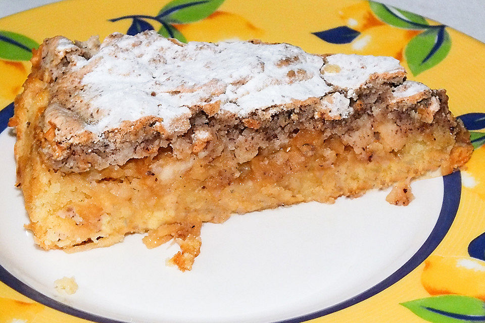 Altbaerlis Apfelkuchen mit Nusshaube