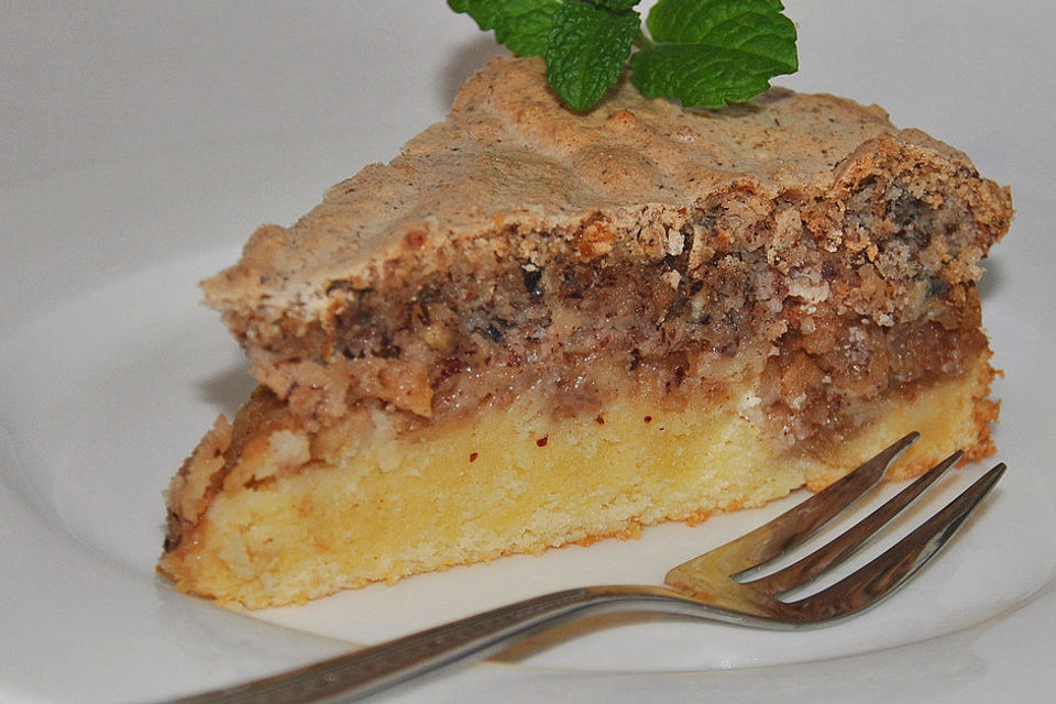 Altbaerlis Apfelkuchen mit Nusshaube