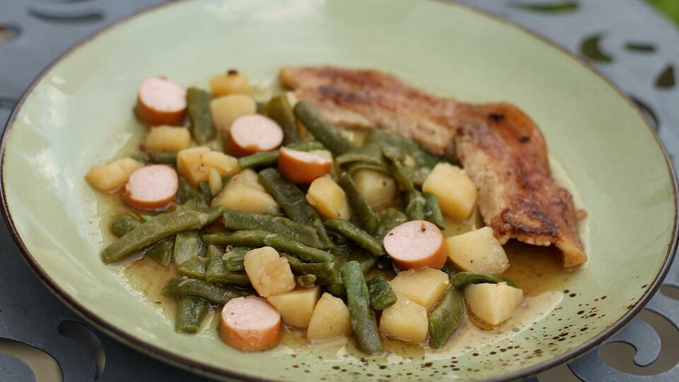 Bohneneintopf mit Schweinebauch und Würstchen von 30958