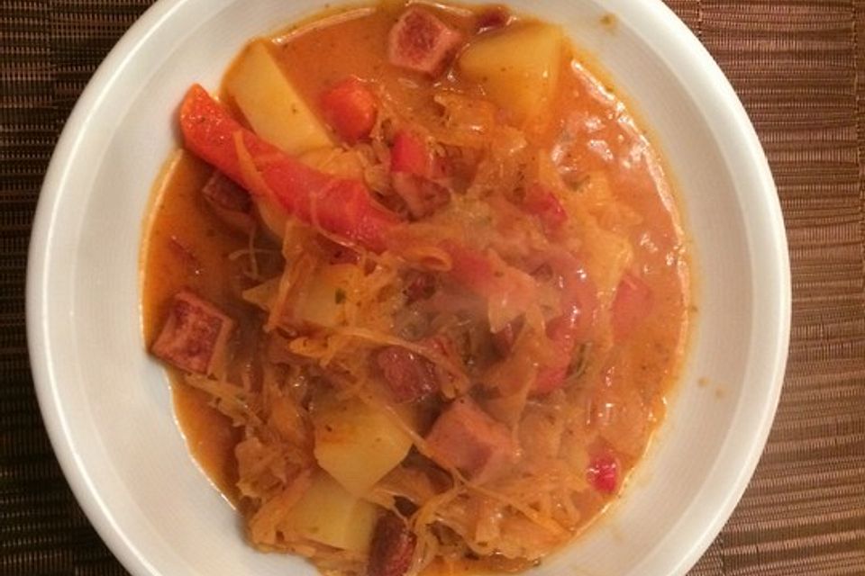 Wurst - Sauerkraut - Gulasch mit Kartoffeln