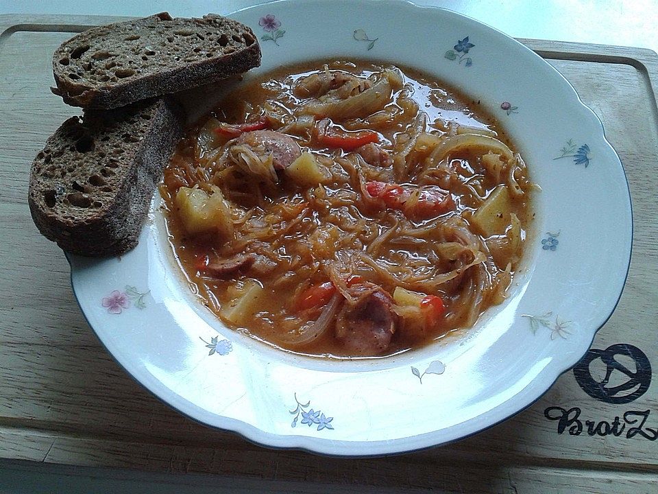 Wurst - Sauerkraut - Gulasch mit Kartoffeln von jessie-wo| Chefkoch