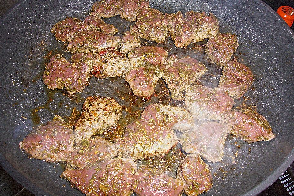 Straußenfilet mit Koriander und Rotwein