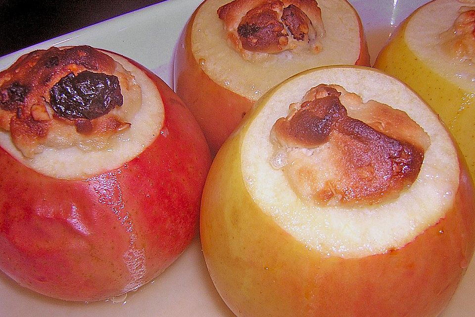 Marzipan Bratäpfel mit Vanillesoße