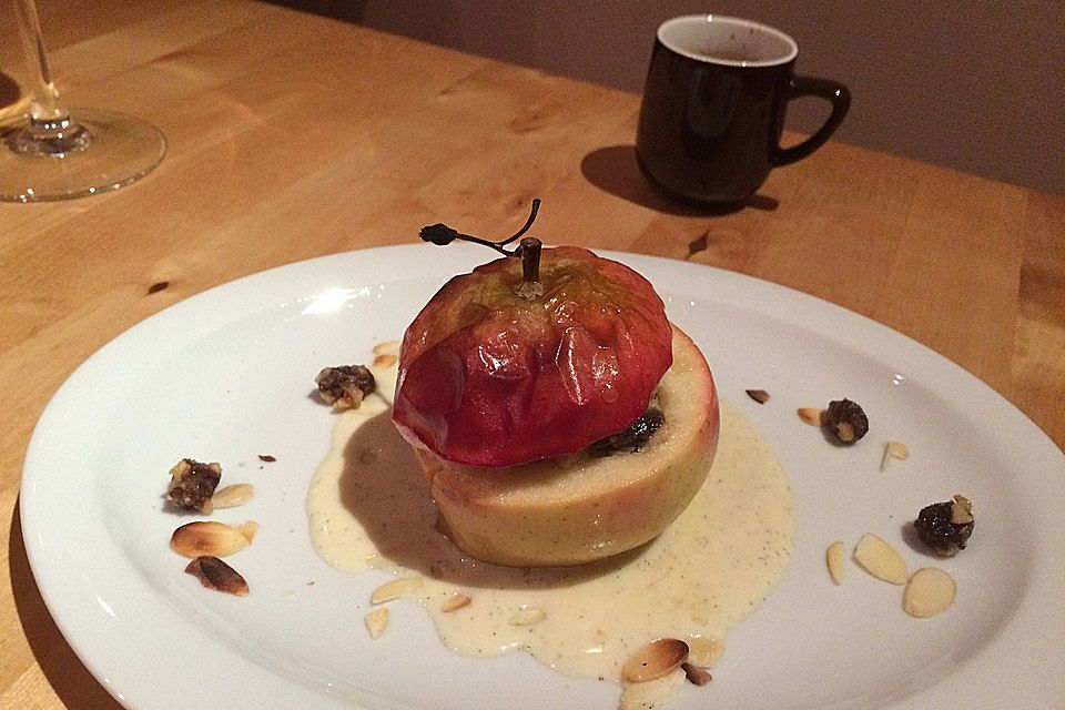 Marzipan Bratäpfel mit Vanillesoße