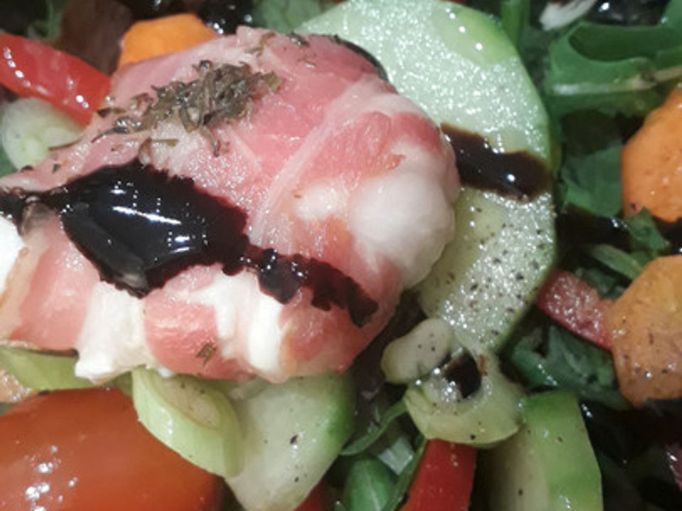 Ziegenweichkäse mit Honig in Bacon auf Feldsalat von babse| Chefkoch
