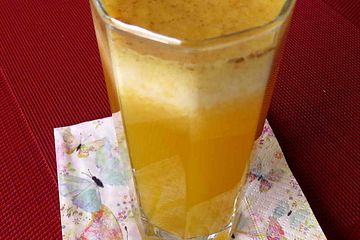 Zitronenlimonade mit Orange