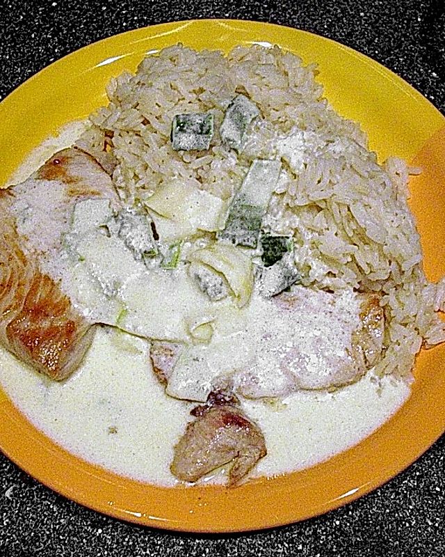 Gorgonzola - Putenschnitzel auf Reisbett