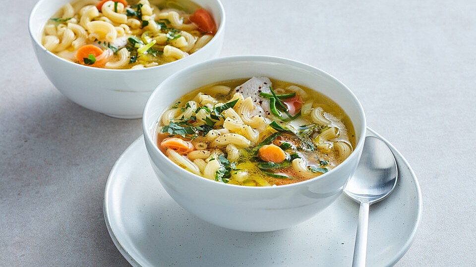 Schnelle Nudelsuppe