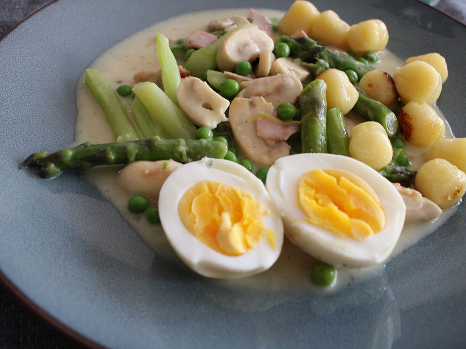 Eierfrikassee mit Spargel von Juulee | Chefkoch