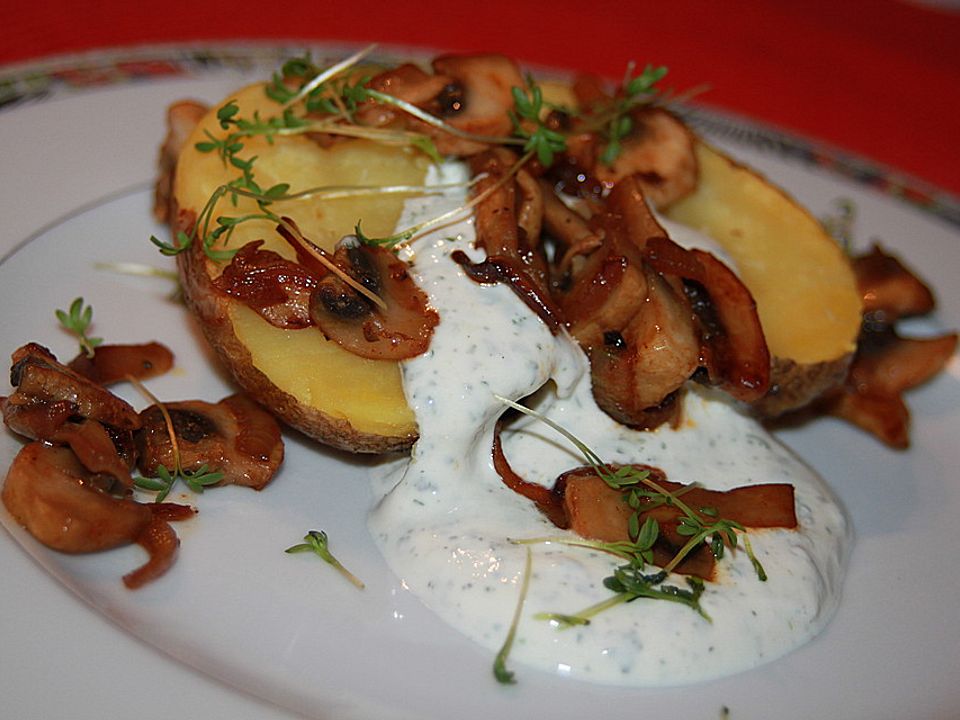 Baked Potato mit Sour Cream und Champignons von CookingJulie| Chefkoch