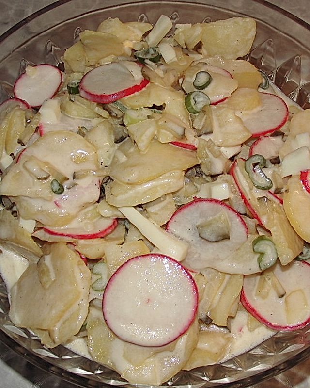 Kartoffelsalat mit leichtem Buttermilch - Joghurt - Dressing