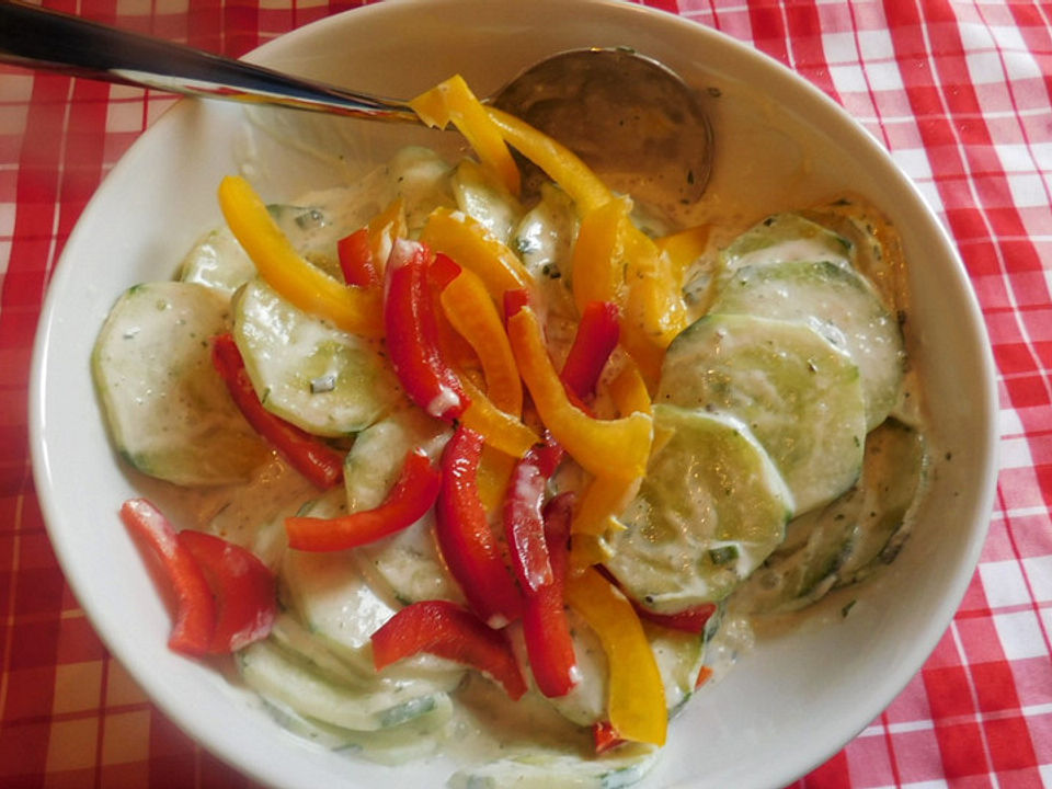 Gurkensalat mit Joghurt und Paprika von McTapps| Chefkoch