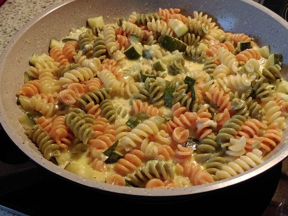 Spaghetti mit Zucchini - Gorgonzola - Sauce von silvia-p73| Chefkoch
