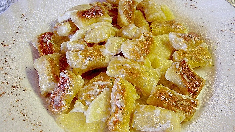 Süße Erdäpfelnudeln mit Äpfeln von Rocky73| Chefkoch