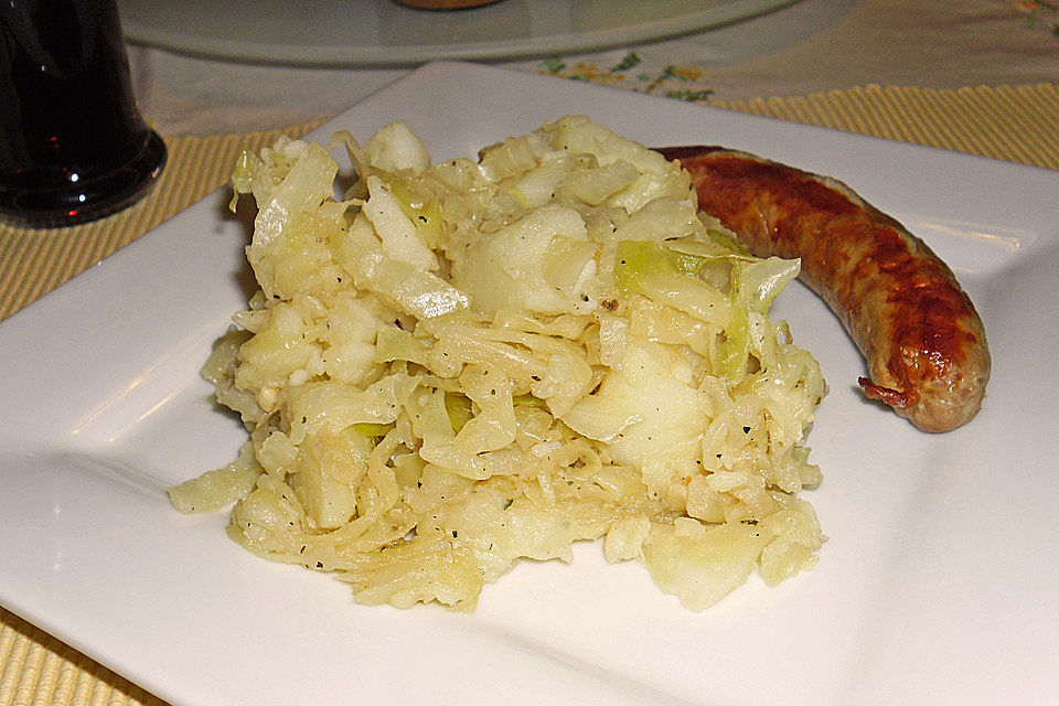 Warmer Kartoffelsalat mit Weißkraut