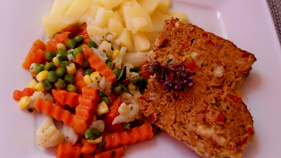 Hackbraten mit Käse, Paprika und Sauce von Mitch74 Hackbraten mit Käse, Paprika und Sauce von Mitch74