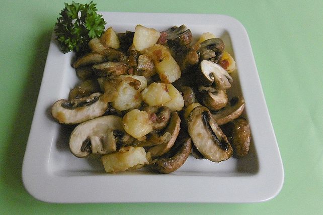 Röstkartoffeln mit Speck und Champignons von MaxiC| Chefkoch