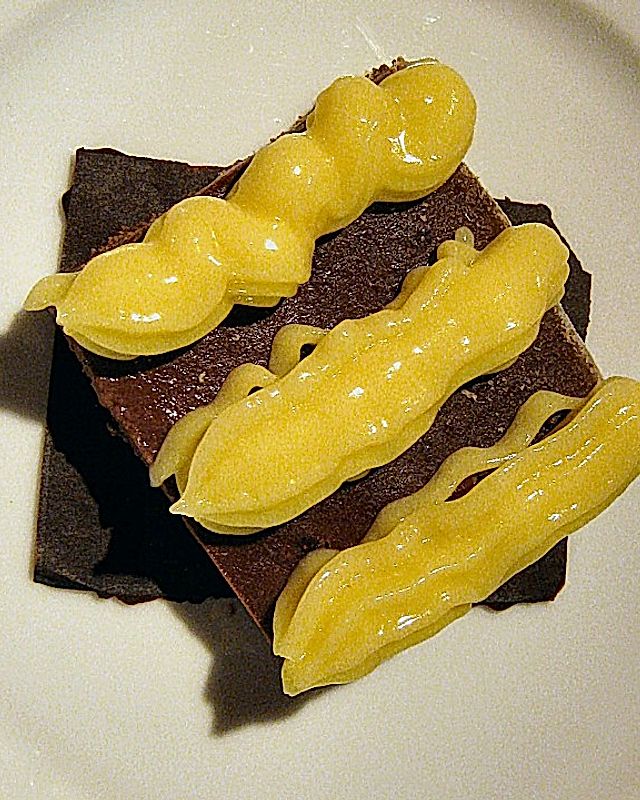 Geeiste Schokoladencreme mit Lemon Curd (Zitronencreme)
