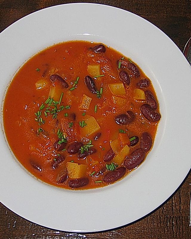 Rote Bohnen - Suppe mit Paprika und Tomaten