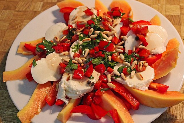 Mozzarellasalat mit Papaya und Paprika von chelsea80| Chefkoch
