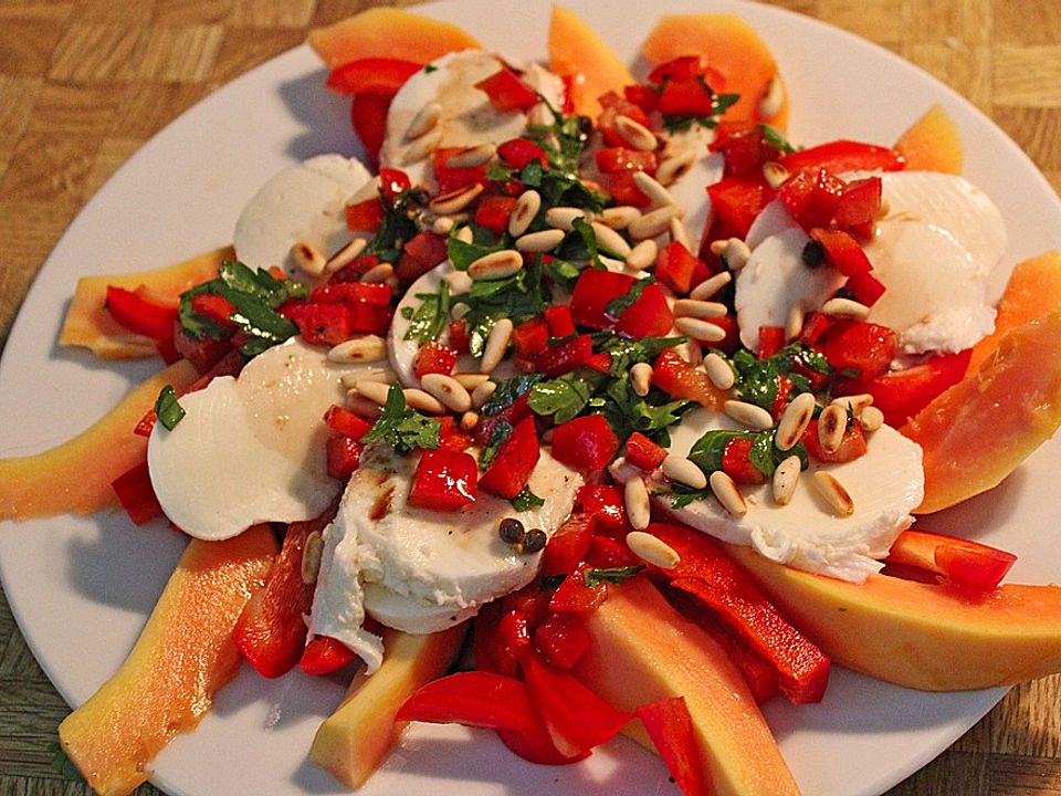Mozzarellasalat mit Papaya und Paprika von chelsea80| Chefkoch