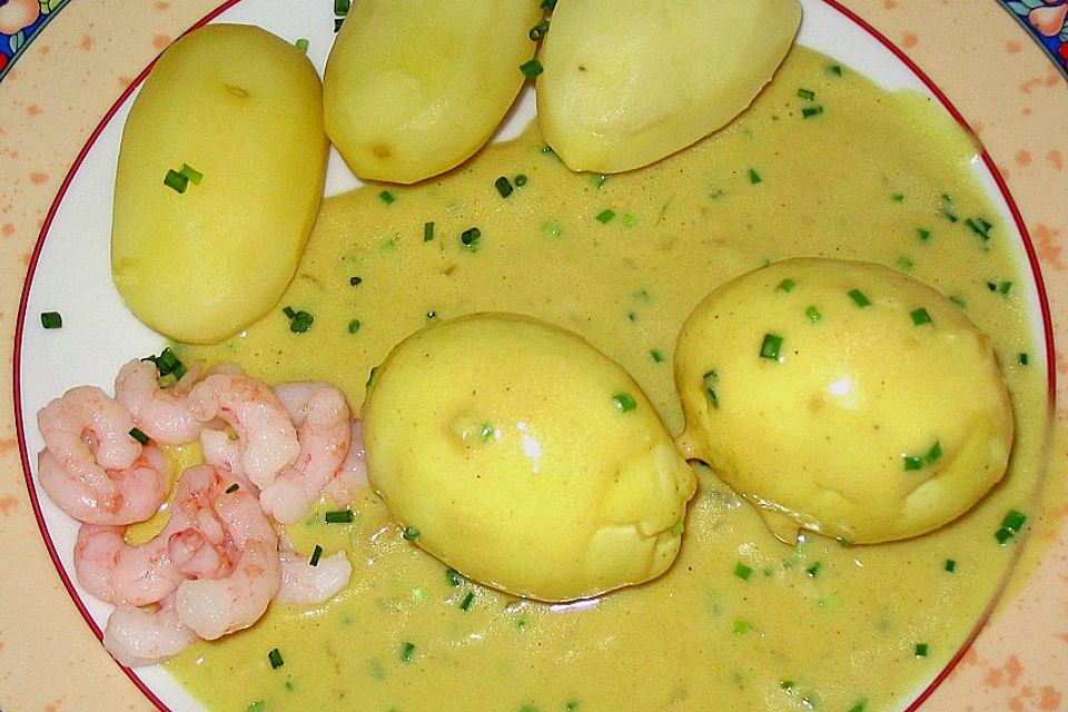 Eier in Kräuter-Senfsoße und Krabben