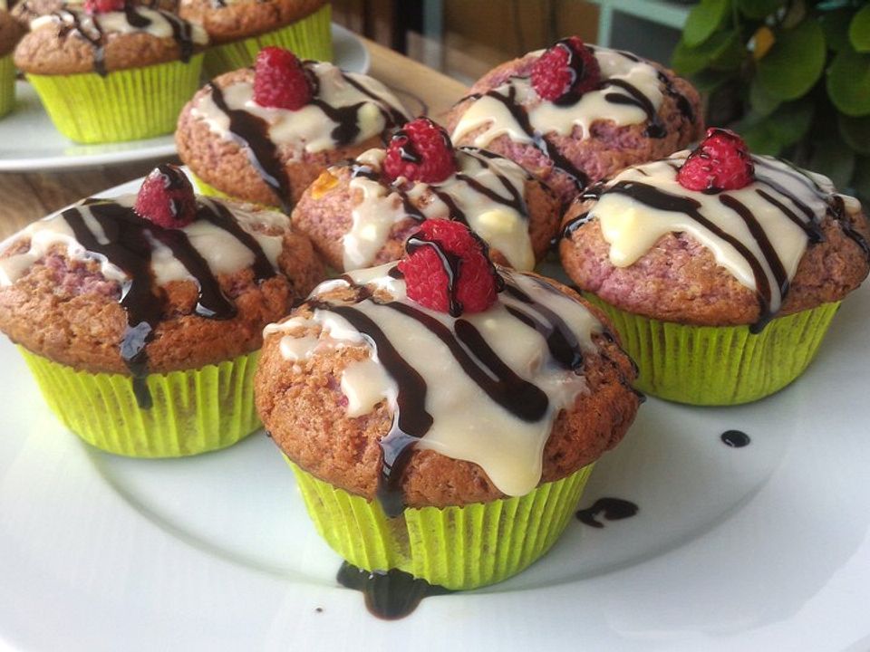 Weiße - Schokolade - Himbeer - Muffins von SylviaMaria| Chefkoch
